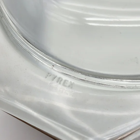 Vintage Pyrex Early American Design 2.5 Quart Casserole Dish With Lid 045 - Picture 4 of 10